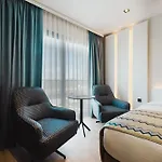 Hotel Stillo Business & *